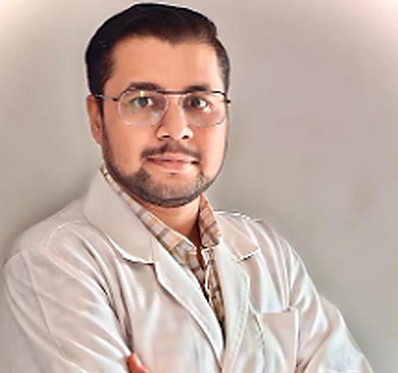 Portrait_whitecoat_1x1_800