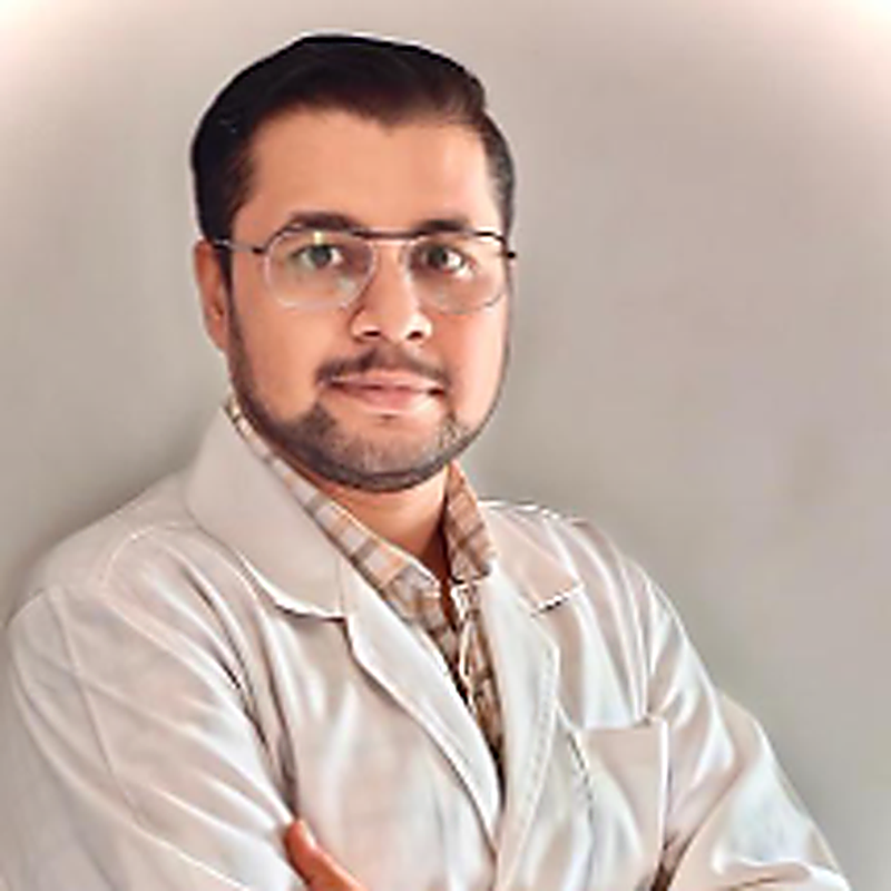 Portrait_whitecoat_1x1_800